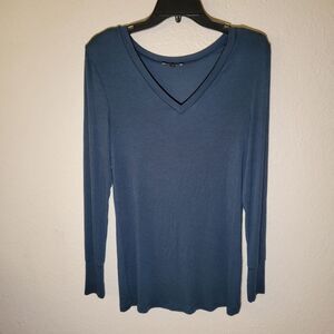 Universal Standard | Women Foundation Long Sleeve V Neck Tee XS/10-12 Comfy
